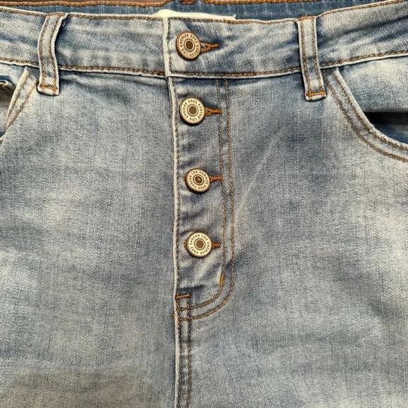KanCan Light Wash Skinny Jeans - Picture 3 of 6